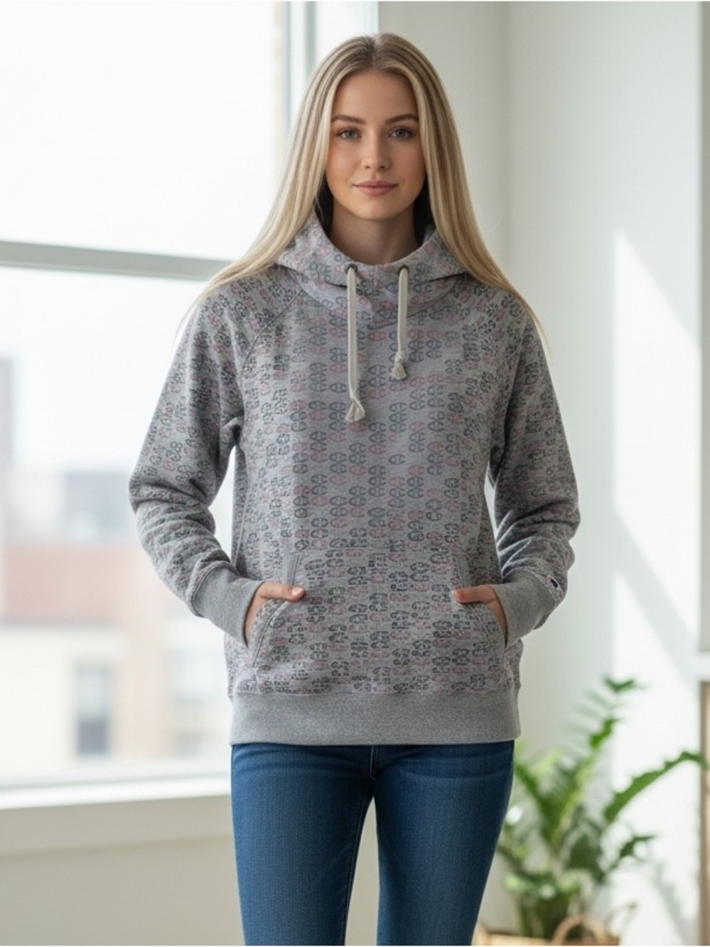 Champion Mini Offset C Logo Allover Pullover
Hoodie Sweatshirt - NWT
